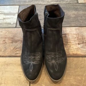 Boutique by Corkys ankle boots